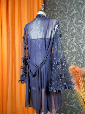 Ensemble de nuit femme avec nuisette et peignoir en maille brodée élégante