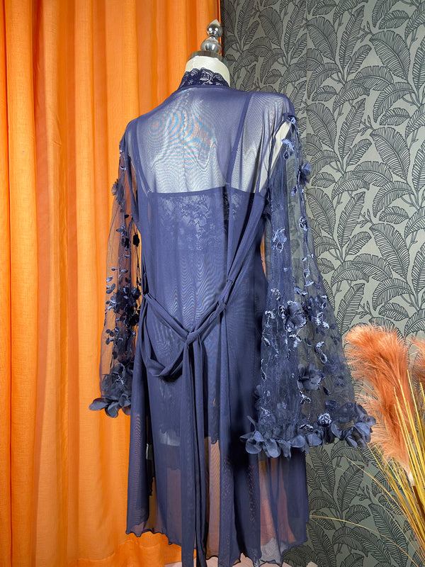 Ensemble de nuit femme avec nuisette et peignoir en maille brodée élégante