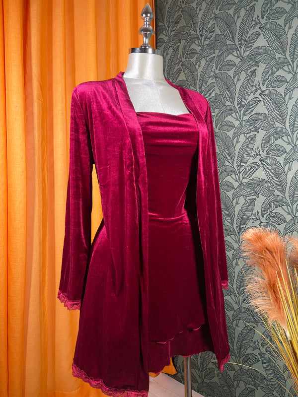 Ensemble nuisette femme avec peignoir assorti, tissu doux et coupe élégante