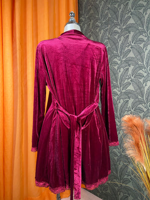 Ensemble nuisette femme avec peignoir assorti, tissu doux et coupe élégante