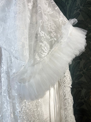 Ensemble lingerie femme deux pièces avec nuisette longue et robe en dentelle