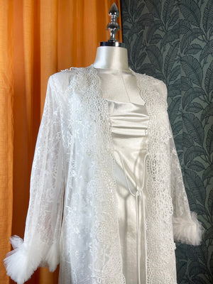 Ensemble lingerie femme deux pièces avec nuisette longue et robe en dentelle