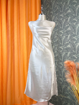 Ensemble lingerie femme deux pièces avec nuisette longue et robe en dentelle