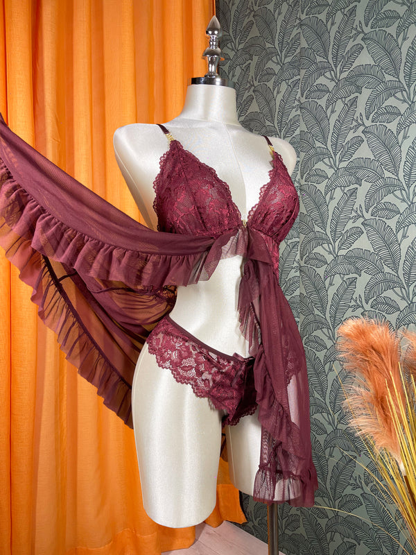 Nuisette femme col en V avec culotte assortie, dentelle délicate et coupe fluide