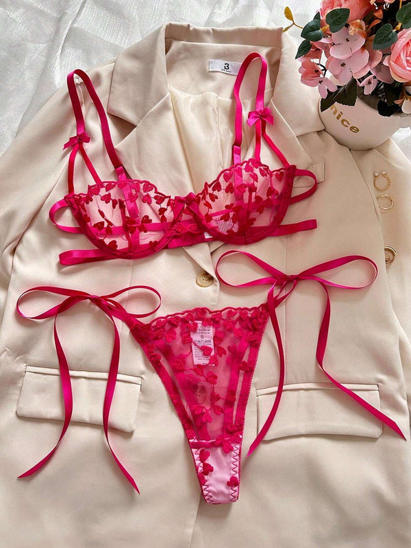 Ensemble Lingerie Rouge Dentelle & Cœurs – Séduction Romantique